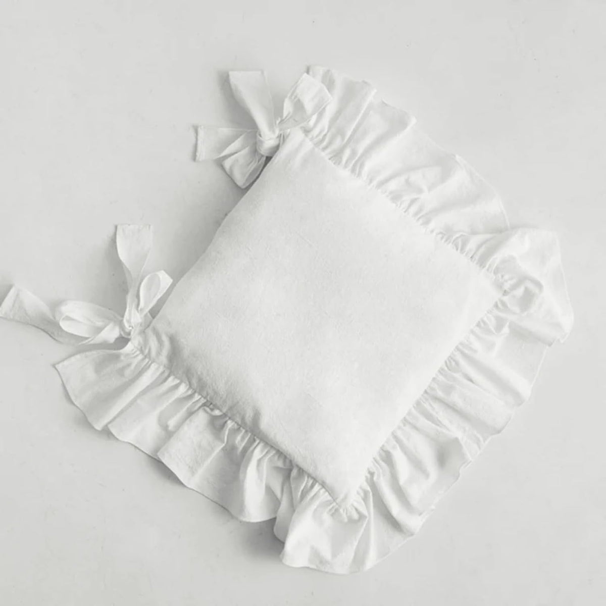 Farmhouse Indoor Chair Cushions for Dining Non-Slip Rocking Chair Cushions with Zipper Ruffled Cotton Seat Cushion for Kitchen White Retro Chair Pads with Ties 14.5''×14.5''