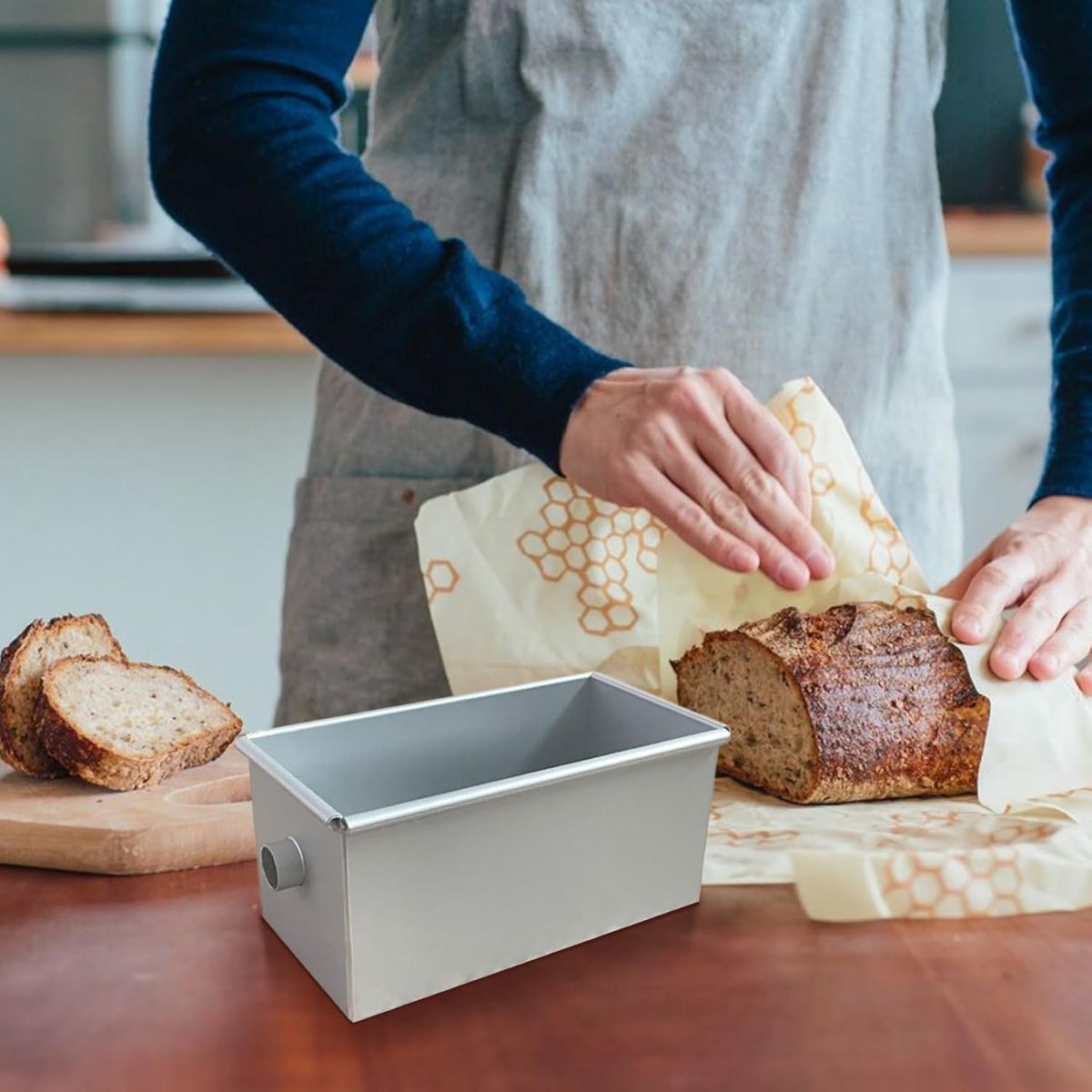 Bread Pan - Mini Rectangular Aluminum Alloy Bread Pan - With Round Hollow Tube - Non-Stick Bread Pan - 18 x 9 x 8.8cm Cake Pan - Bread Pan
