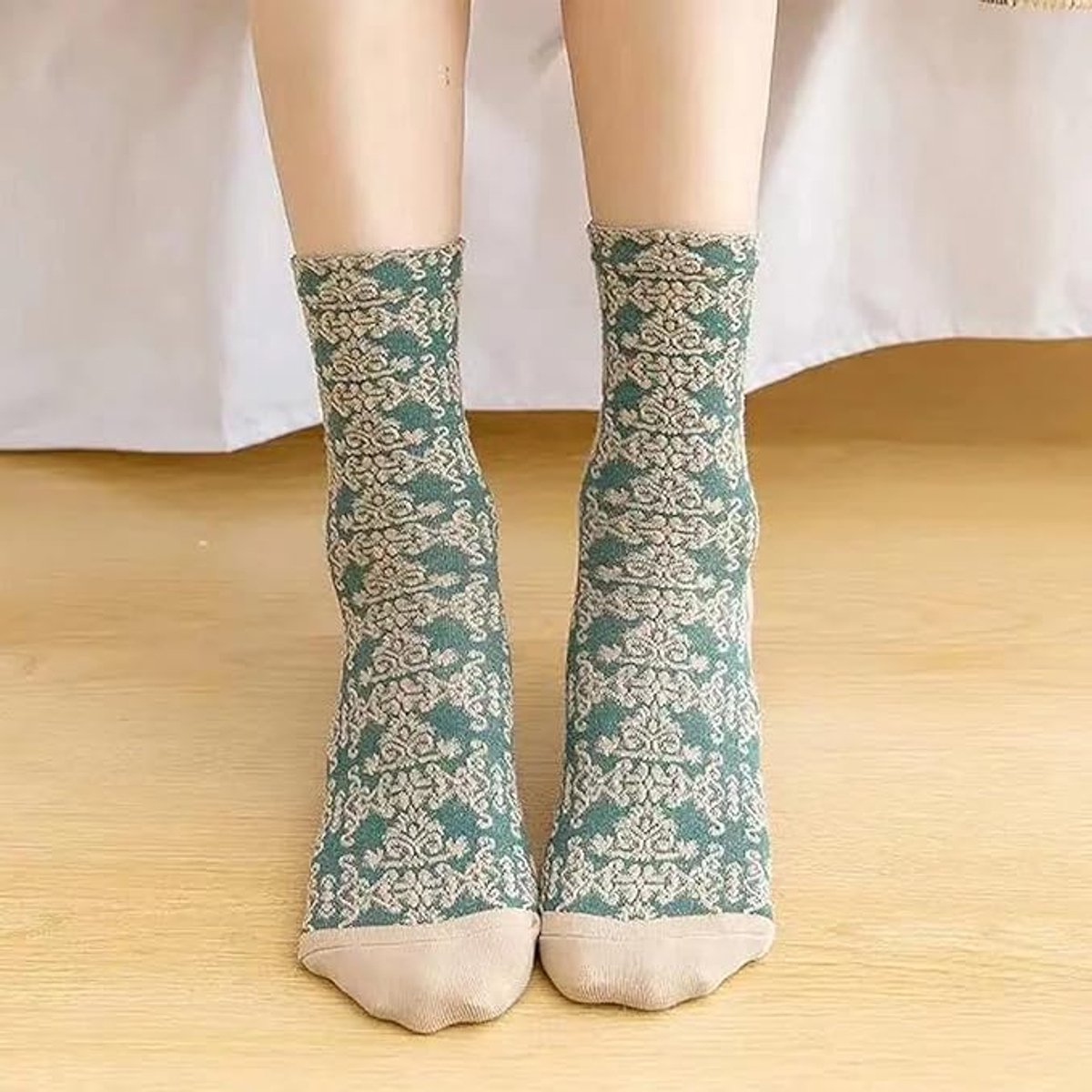 5 pairs of cotton socks for women - retro floral pattern - warm socks - lounge socks - autumn and winter socks - socks with 3D relief design