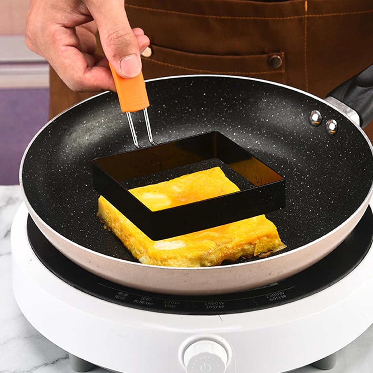 Egg Packaging - Pack of 4 - Egg Packaging - Square Egg Packaging - Non-stick Stainless Steel Square Shape - Square Omelette Mold - With Silicone Insulated Handle - 10x8cm