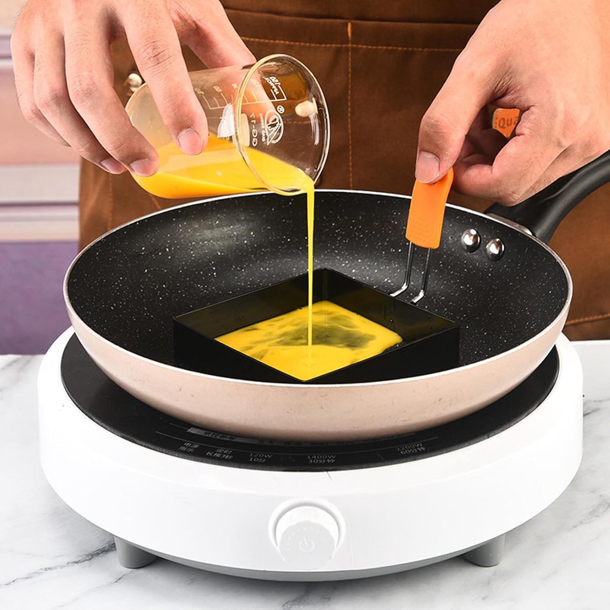 Egg Packaging - Pack of 4 - Egg Packaging - Square Egg Packaging - Non-stick Stainless Steel Square Shape - Square Omelette Mold - With Silicone Insulated Handle - 10x8cm