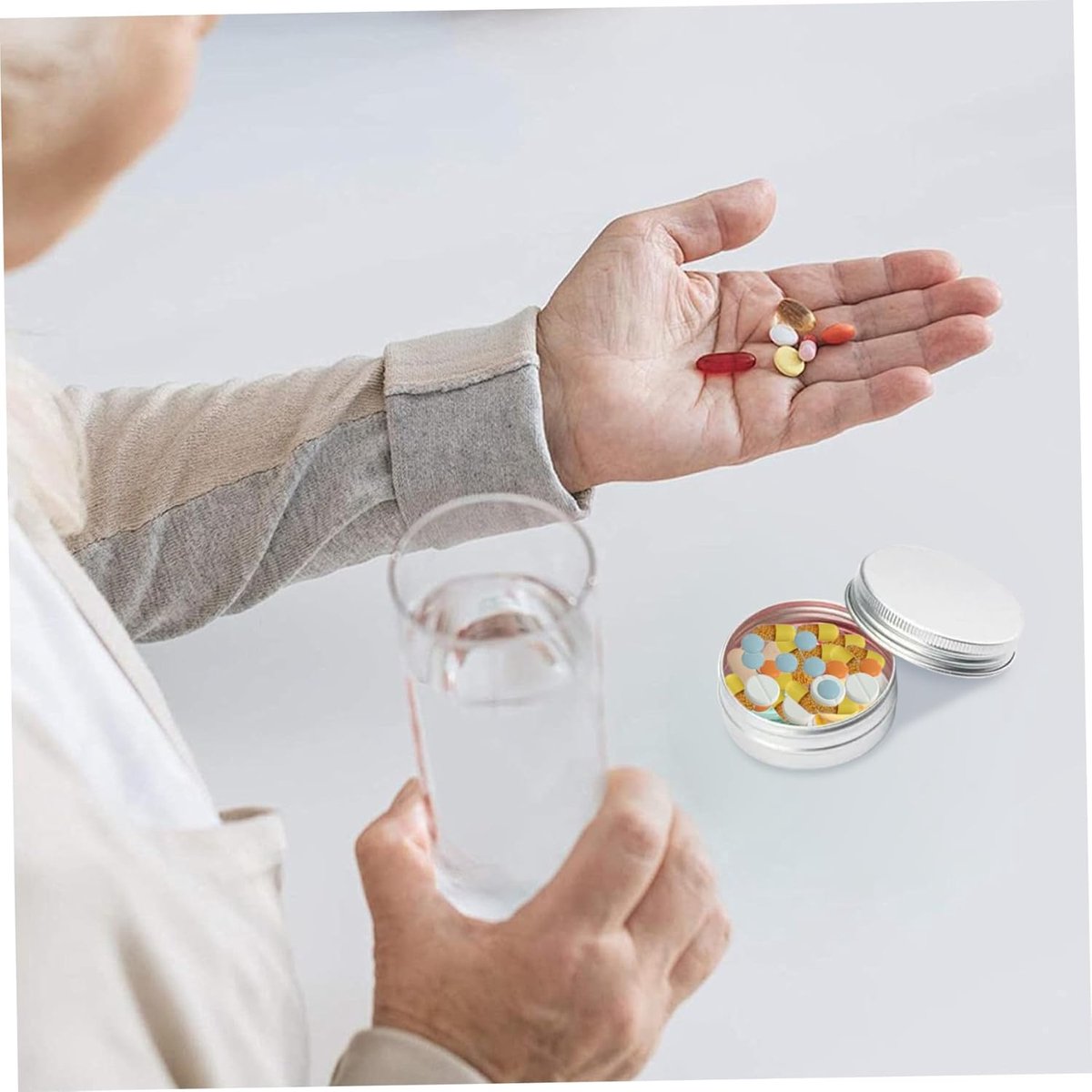 Small Tins with Lids - Pack of 20 - Dispensing Containers - 20ml Reusable Aluminum Tins and Refillable Small Tins with Screw Cap, Travel Sample Containers - Suitable for storing nail art supplies, jewelry, badges, sweets, etc.