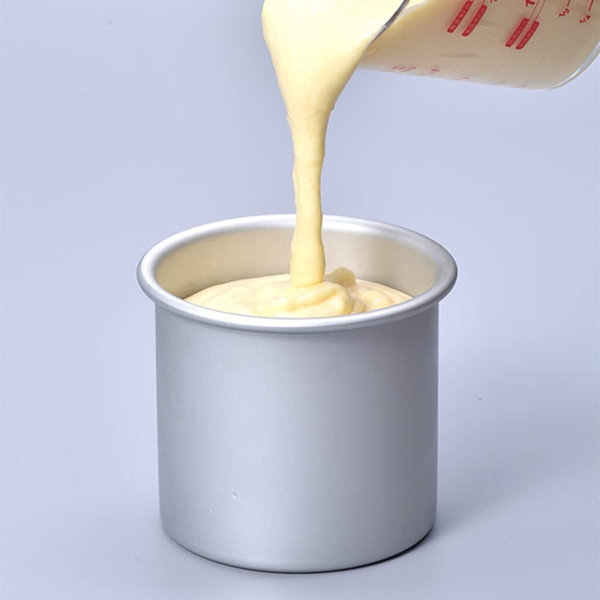 Set of 3 round cake tins, 10 cm deep - Includes cake tins with a diameter of 10 cm, 15 cm and 20 cm - Removable base - Suitable for baking - Healthy, sustainable and easy to clean