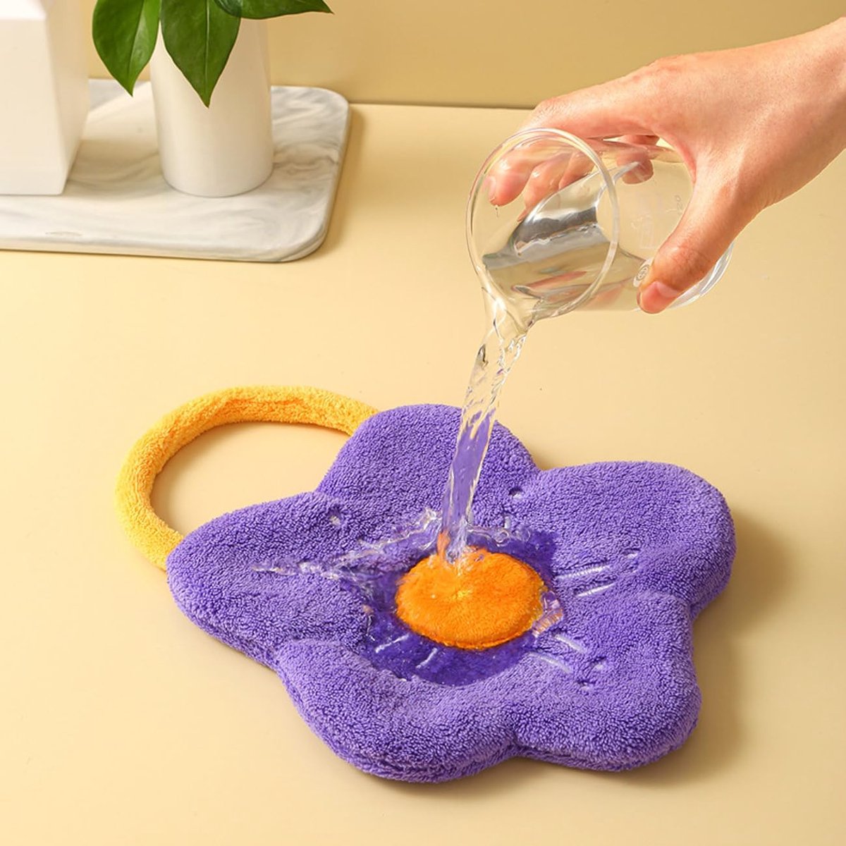 Kitchen Towel Set - Set of 4 - Embroidered coral fleece towels, absorbent tissues for children, kitchen and bathroom towels for home use