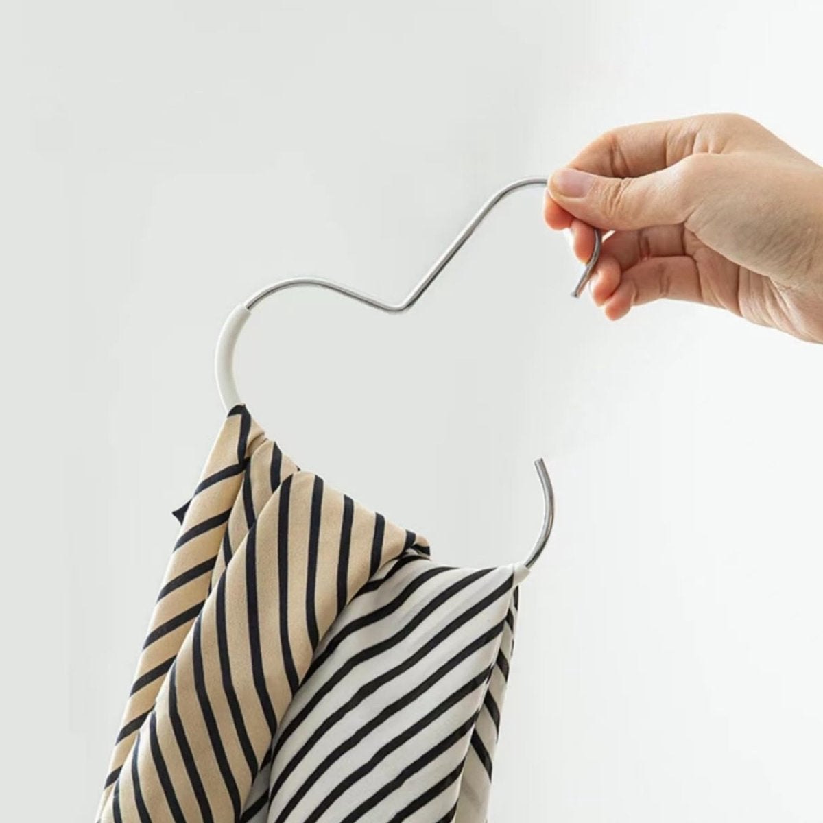 10-pack - Non-slip - Space-saving - Storage rack - Wardrobe belt/scarf hooks - Suitable for displaying hats, vests, ties, shawls (white)