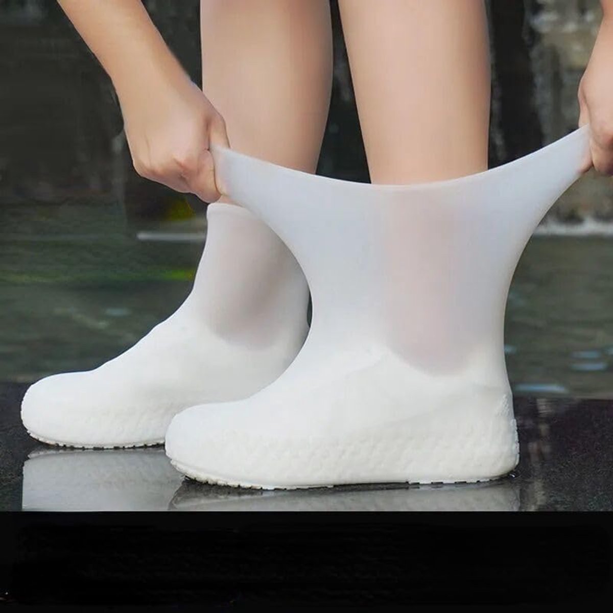 Overshoes - 1 Pair - Waterproof Silicone Overshoes - Reusable, Non-slip, Suitable for Outdoor Activities (White - Size M)