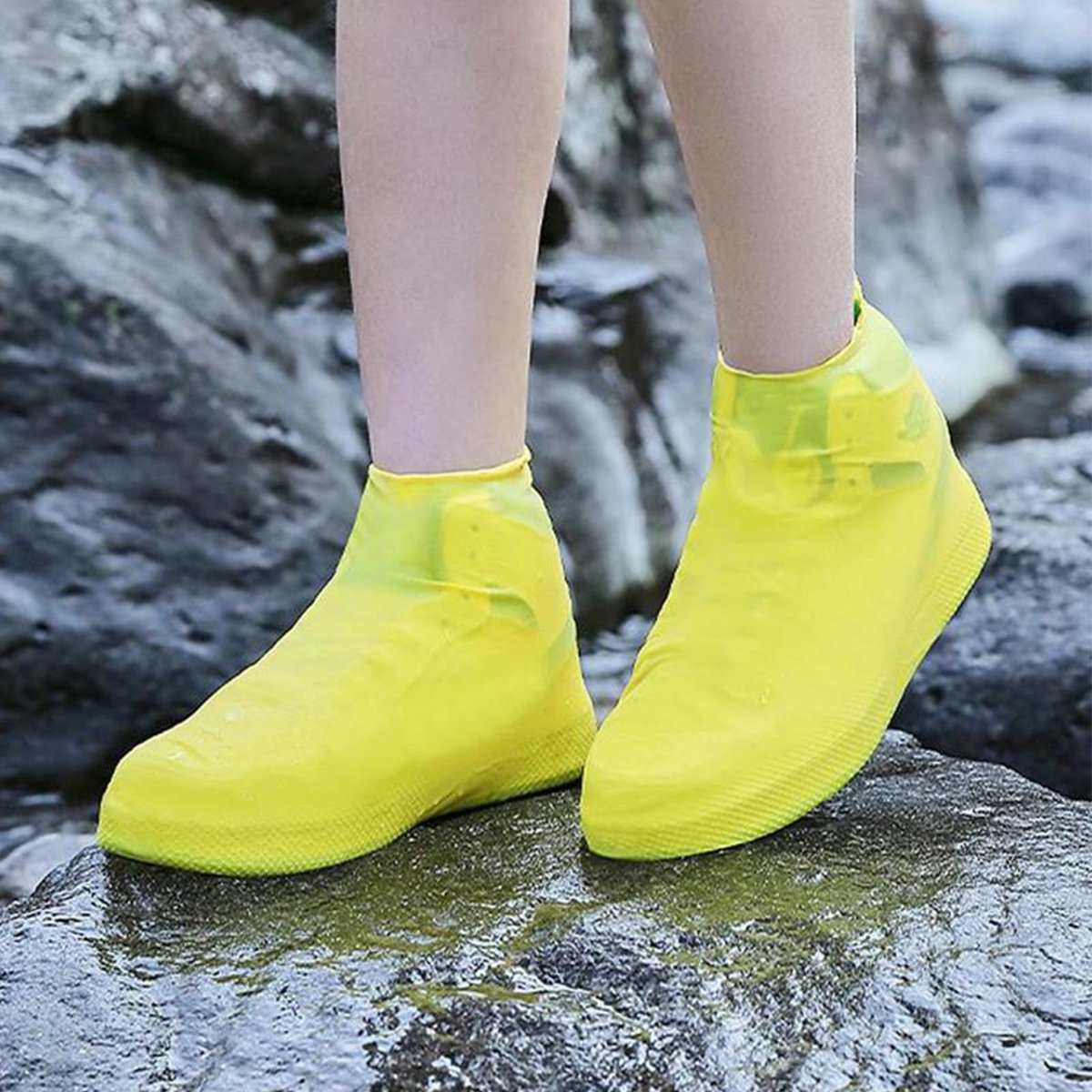 Overshoes - 1 Pair - Waterproof Silicone Overshoes - Reusable, Non-slip, Suitable for Outdoor Activities (Yellow - Size M)