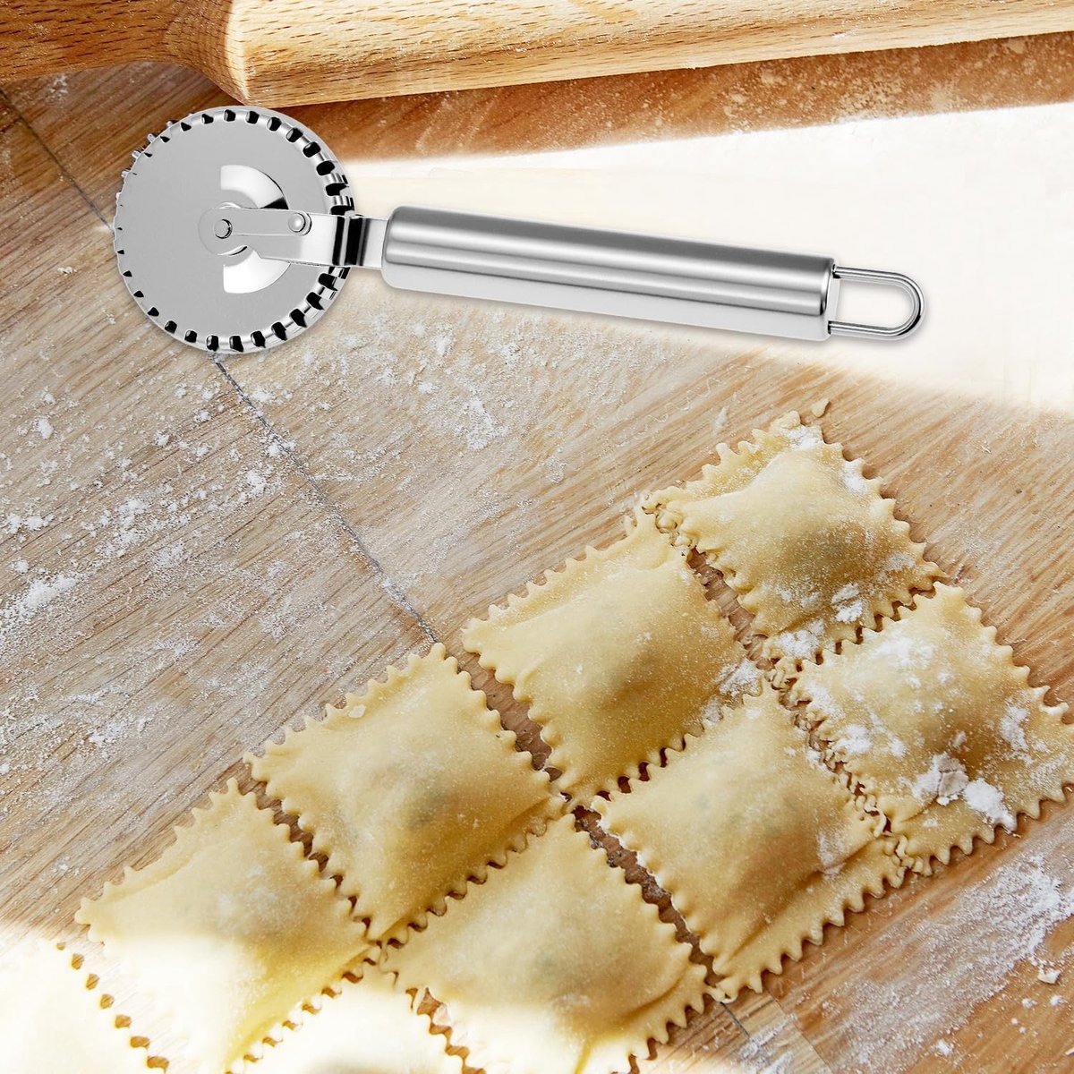 Luxury Rotary Cutter for Embossing - Baking Tools - Dough and Pastry Tools Made of Stainless Steel - Equipped with an Ergonomic Handle - Dishwasher Safe - Suitable for Cutting, Sealing and Pressing