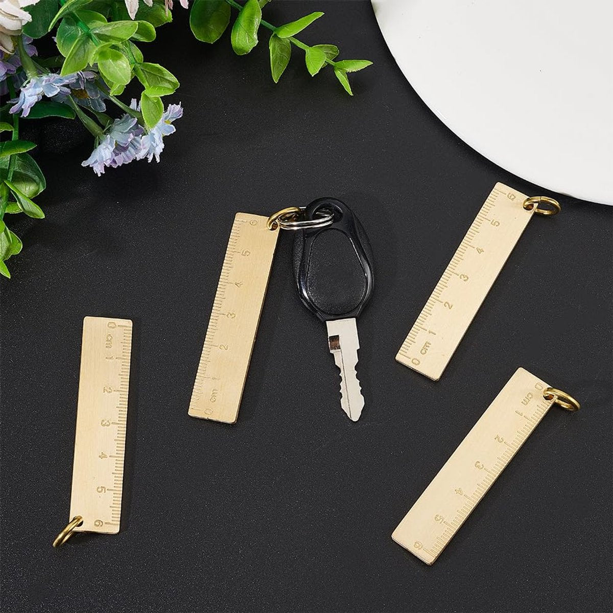 Keychain - Set of 4 - Small metal ruler - Brass gold ruler 6 cm - Decorative key ring - Keychain with bookmark - Accessories