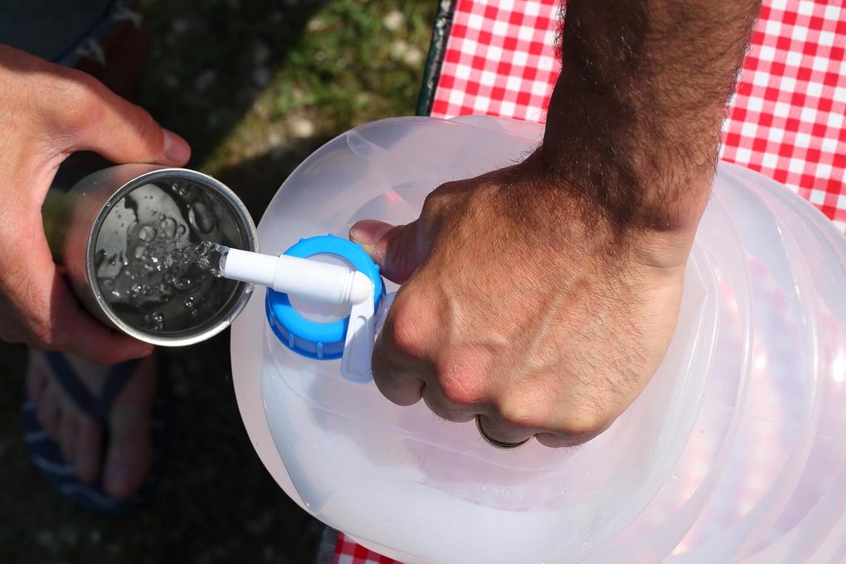 Camping Water Bag - Collapsible Water Bottle - Portable Water Bucket - 10 Liter Capacity - With Tap - Lightweight and Durable - Suitable for Camping, Hiking and Outdoor Adventures