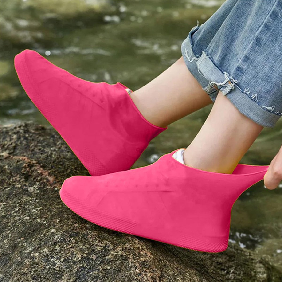 Overshoes - 1 Pair - Waterproof Silicone Overshoes - Reusable, Non-slip, Suitable for Outdoor Activities (Pink - Size M)
