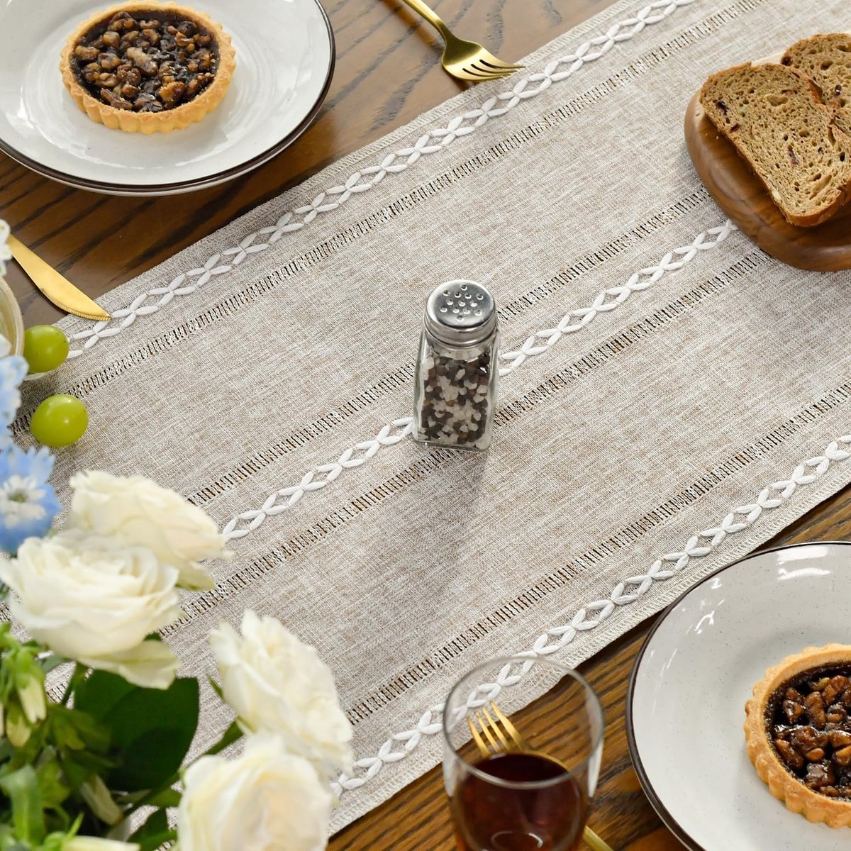 Table Runner - Christmas Table Runner - Fabric Table Runner - Cotton Table Runner - Washable Cotton Table Runner - Suitable for Family Table Decoration, Wedding Decoration, Party Decoration (33cm*220cm)