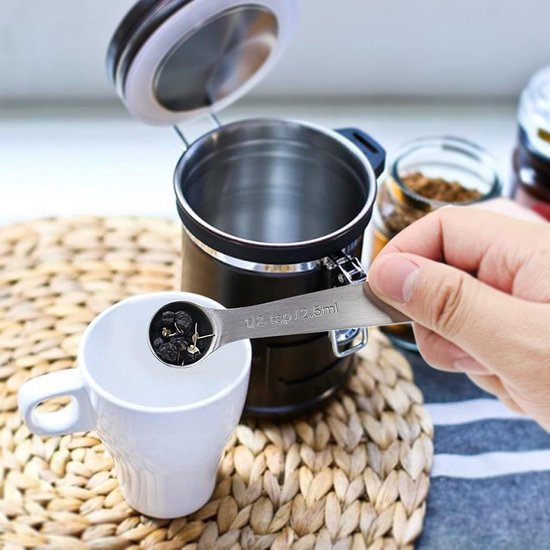 Set of 6 stainless steel measuring spoons - Includes teaspoon, tablespoon and measuring spoon - Suitable for liquids and dry ingredients - Kitchen and baking utensils - Can be stored in spice jars