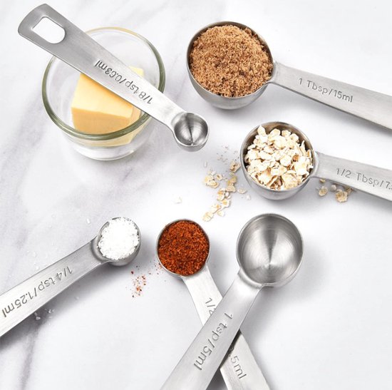 Set of 6 stainless steel measuring spoons - Includes teaspoon, tablespoon and measuring spoon - Suitable for liquids and dry ingredients - Kitchen and baking utensils - Can be stored in spice jars
