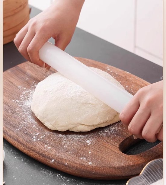 Rolling pin and dough cutter (2-piece) - 33 cm long - White - Diameter 3.5 cm - Suitable for baking - Can be used to roll out puff pastry, pie crusts or cookie dough - Smooth and easy-to-clean surface - Mould-resistant rolling pin