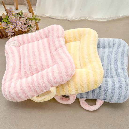 Cat Bed - Pet Mat - Soft and Warm Sleeping Mat for Cats and Small Pets, Comfortable and Cozy - Suitable for All Pets (Yellow,S:40 * 50cm)