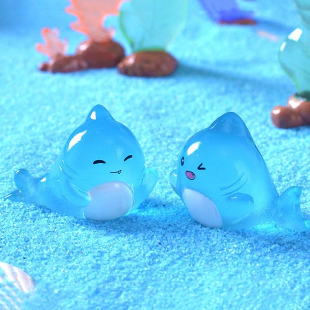 Aquarium Decoration – Ornaments – Mini Ocean Resin Animals – Luminous Mini Shark Figures – Durable & Non-Fading Resin – Glow-in-the-Dark Sea Animals – For Fairy Garden, Micro Landscape, Aquarium & Home Decor – Pack of 6