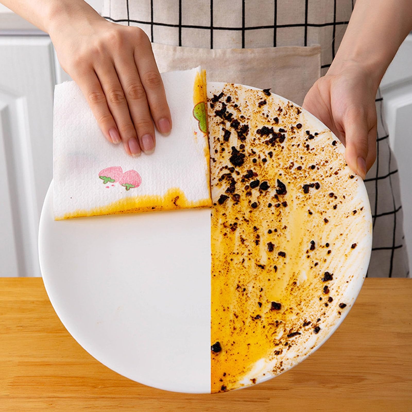 Cleaning cloths on a roll - Reusable kitchen paper - Cleaning cloths - Dish cloths - Miracle cloths - Disposable wipes - Kitchen roll - Dust cloths - Dry and wet - Oil absorbent - Cleaning roll - Cleaning supplies - White - 1 roll