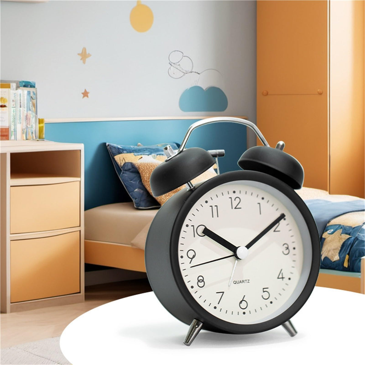 Children's alarm clock - Silent alarm clock with loud mechanical bell - Night light and metal hand - Compact desk clock for bedroom, student house and office