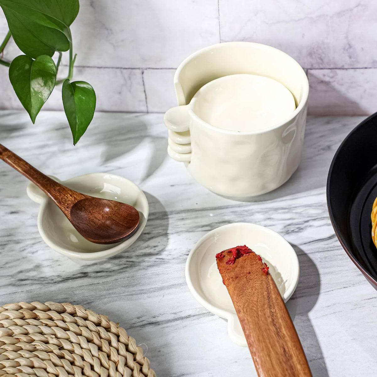 Sauce bowls - Tapas bowls - Dip bowls - Drinks bowls - Soy sauce bowl - Amuse bowls - Serving bowls - Gourmet - Snack bowls - Tableware - Ceramic Stackable with holder - White - 6 pieces