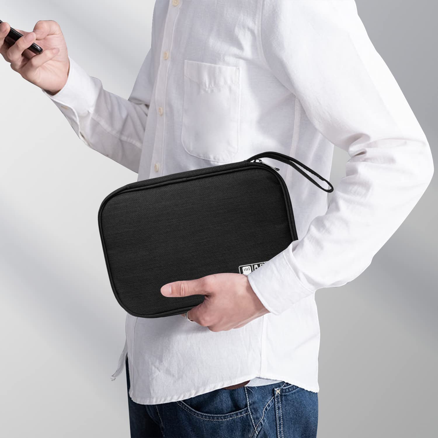 Cable Organizer - Electronics Organizer - Travel Bag - Cable Bag - Storage Bag - Charger - Power Bank - USB Stick - SD Card - Travel Accessories - Holiday - Office - Water-Repellent - Cable Management - Black - 1 Piece (Excluding Accessories)