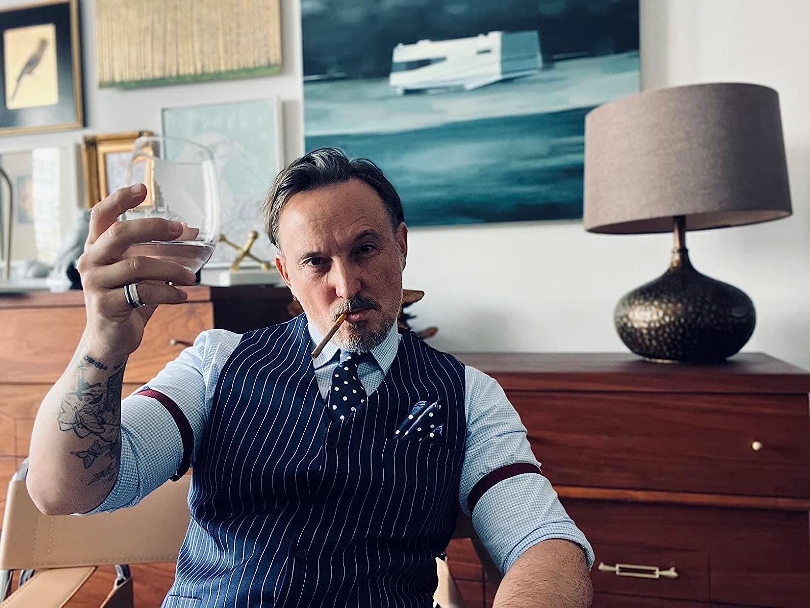 Sleeve Garters - Sleeve Bands - Sleeve Garters - Shirt Bracelets - Hospitality Clothing - Bartender Accessories - Waiter - Costume Accessories - Wedding - Business - Shirt Holders - 1920s Clothing - Adjustable and Elastic - Black - 2 Pieces