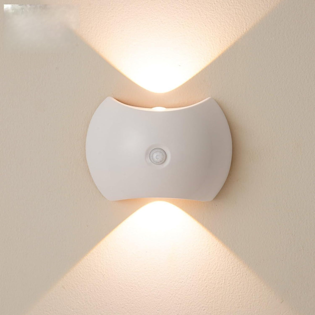 Indoor Wall Lamp - Night Light with Motion Sensor - Wireless LED Wall Light - Rechargeable Wall Lamp - Stair Lighting - Closet Lighting - Bedroom Lamp - USB Rechargeable - Magnetic - Warm White Light - White - 1 Piece