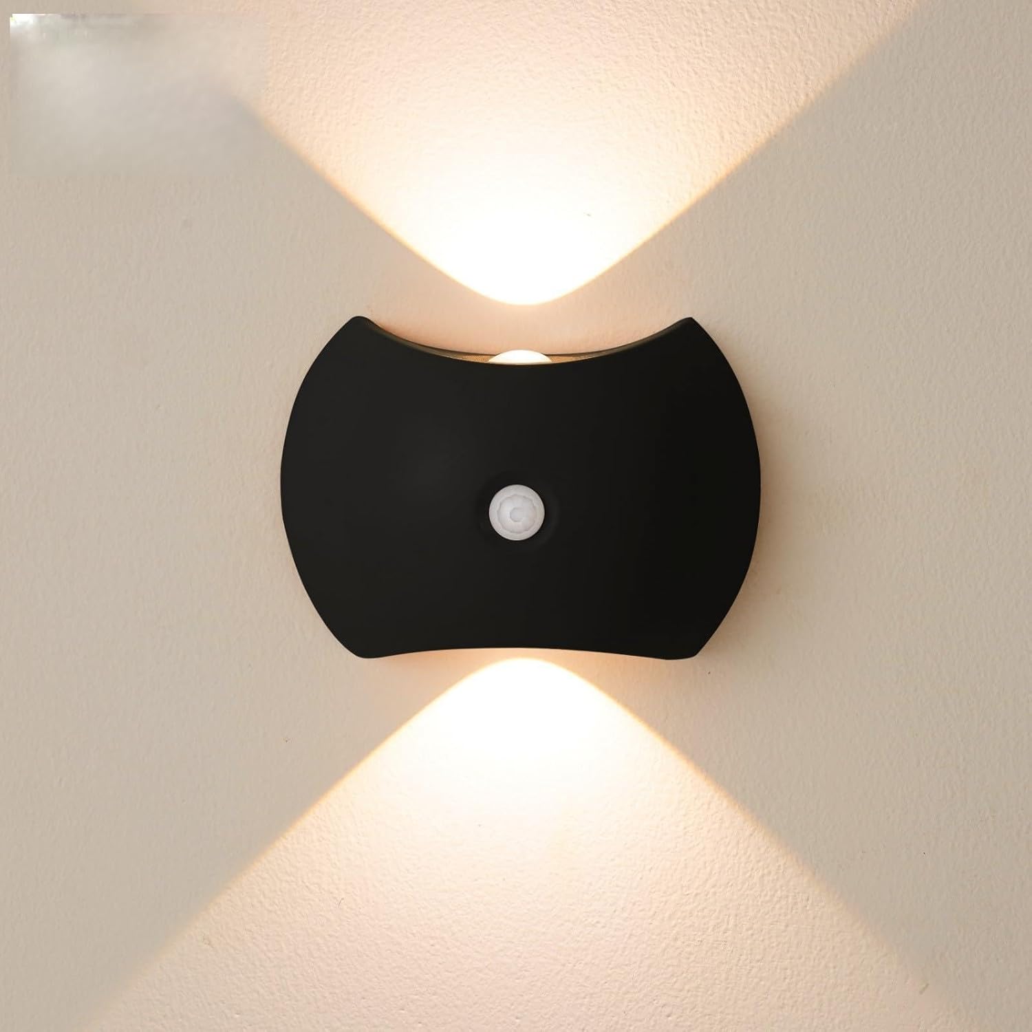 Indoor Wall Lamp - Night Light with Motion Sensor - Wireless LED Wall Light - Rechargeable Wall Lamp - Stair Lighting - Closet Lighting - Bedroom Lamp - USB Rechargeable - Magnetic -Warm White Light - Black - 1 Piece