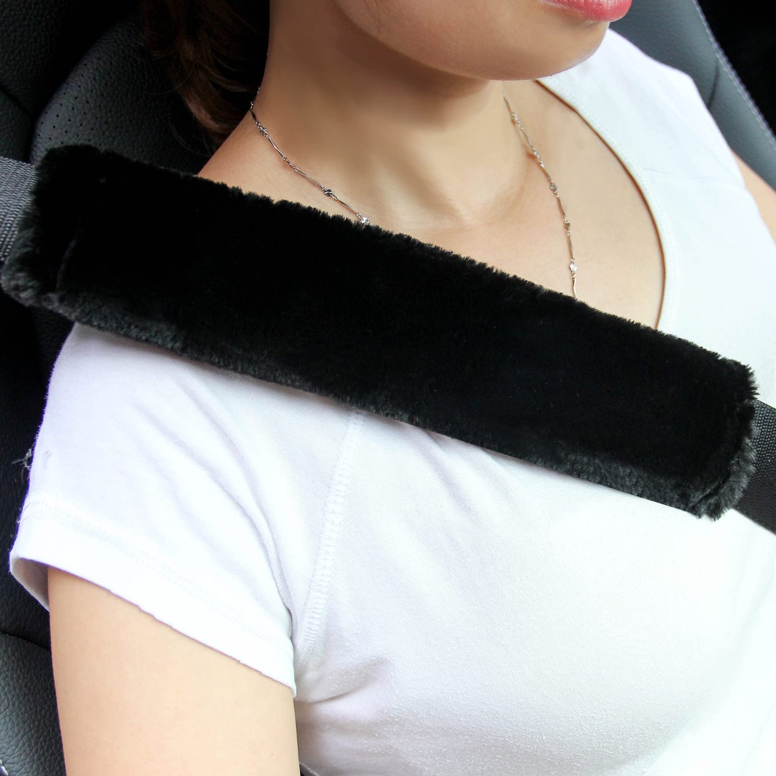 2 pcs soft artificial fur universal fit seat belt covers, car and aircraft seat belt shoulder pads, camera backpack shoulder pads (black)