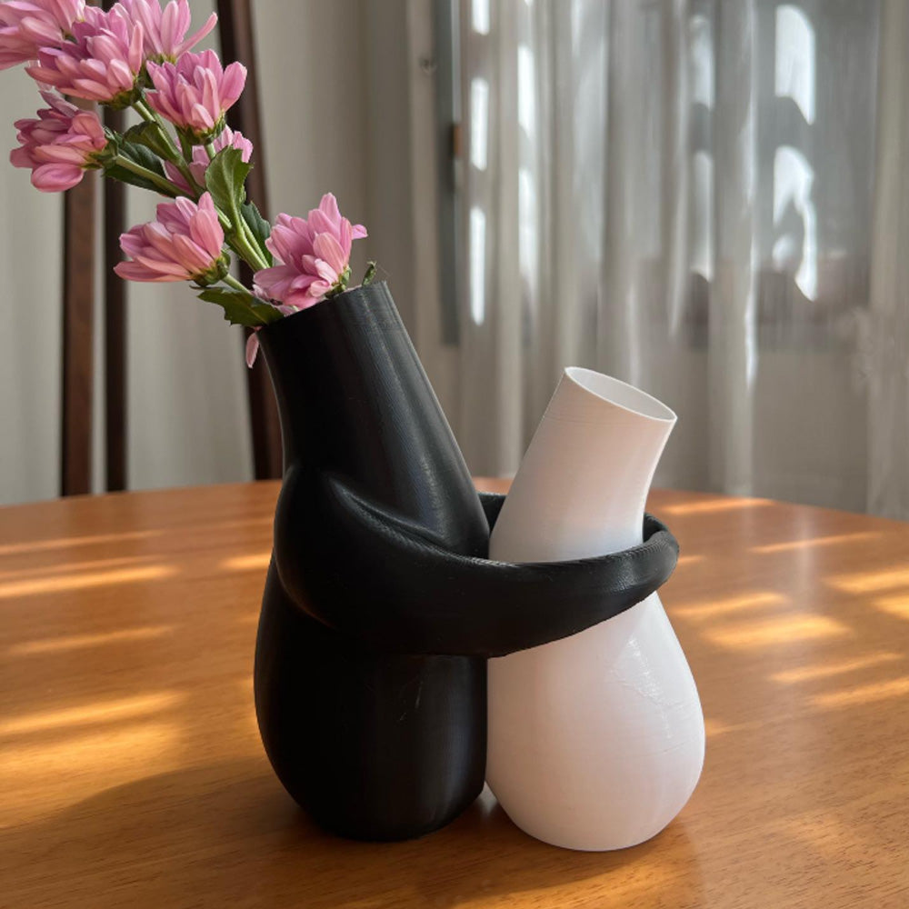 3D printedHugging Vases, decorative vase, suitable for office and home desktop flower pots, a gift for illustration enthusiasts, Valentine's Day, Mother's Day, Easter gift.