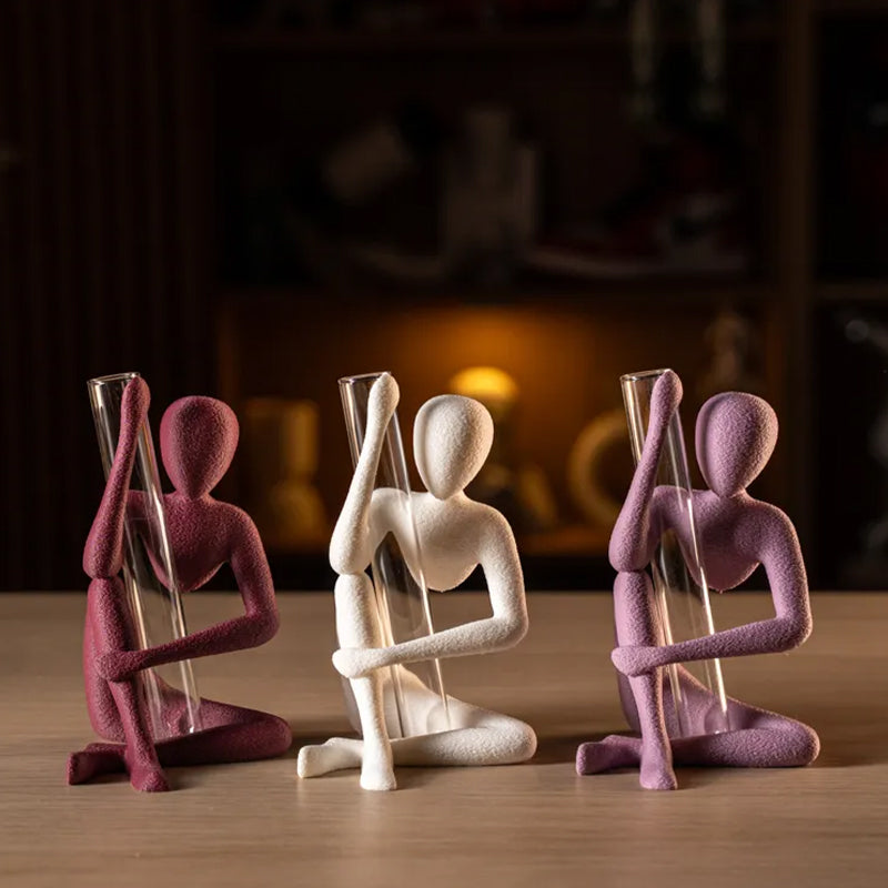 This "Blooming" vase stand adds a touch of nature to your space. White, single piece.