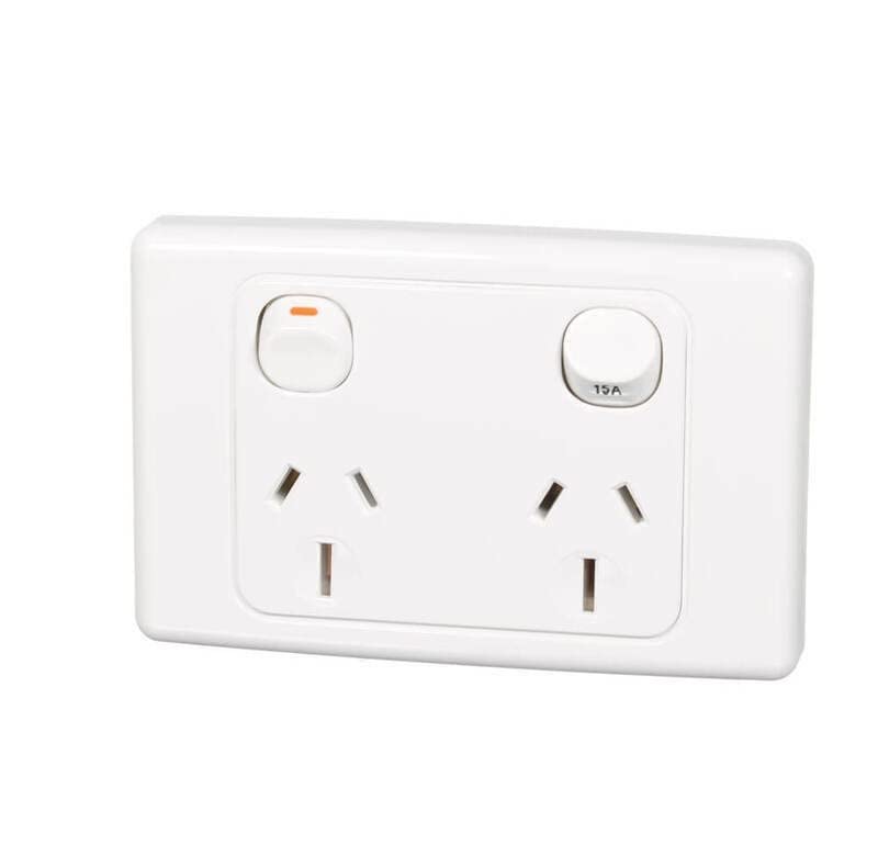 2000-2025/15-WE- Switched Socket Twin 15A 250V