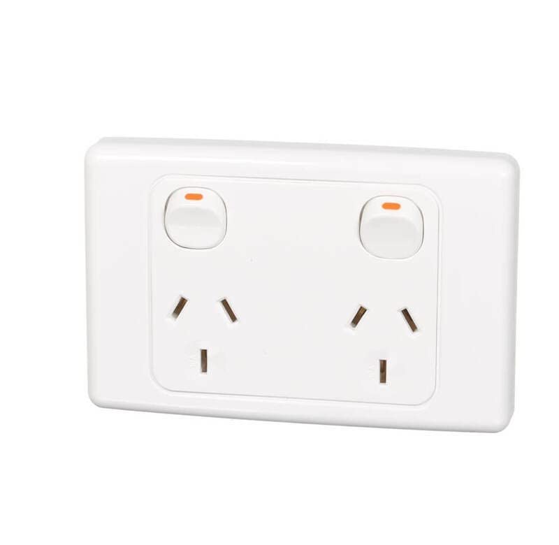 2000 Series 250V 10A 2 Pole Twin Switch Socket Outlet