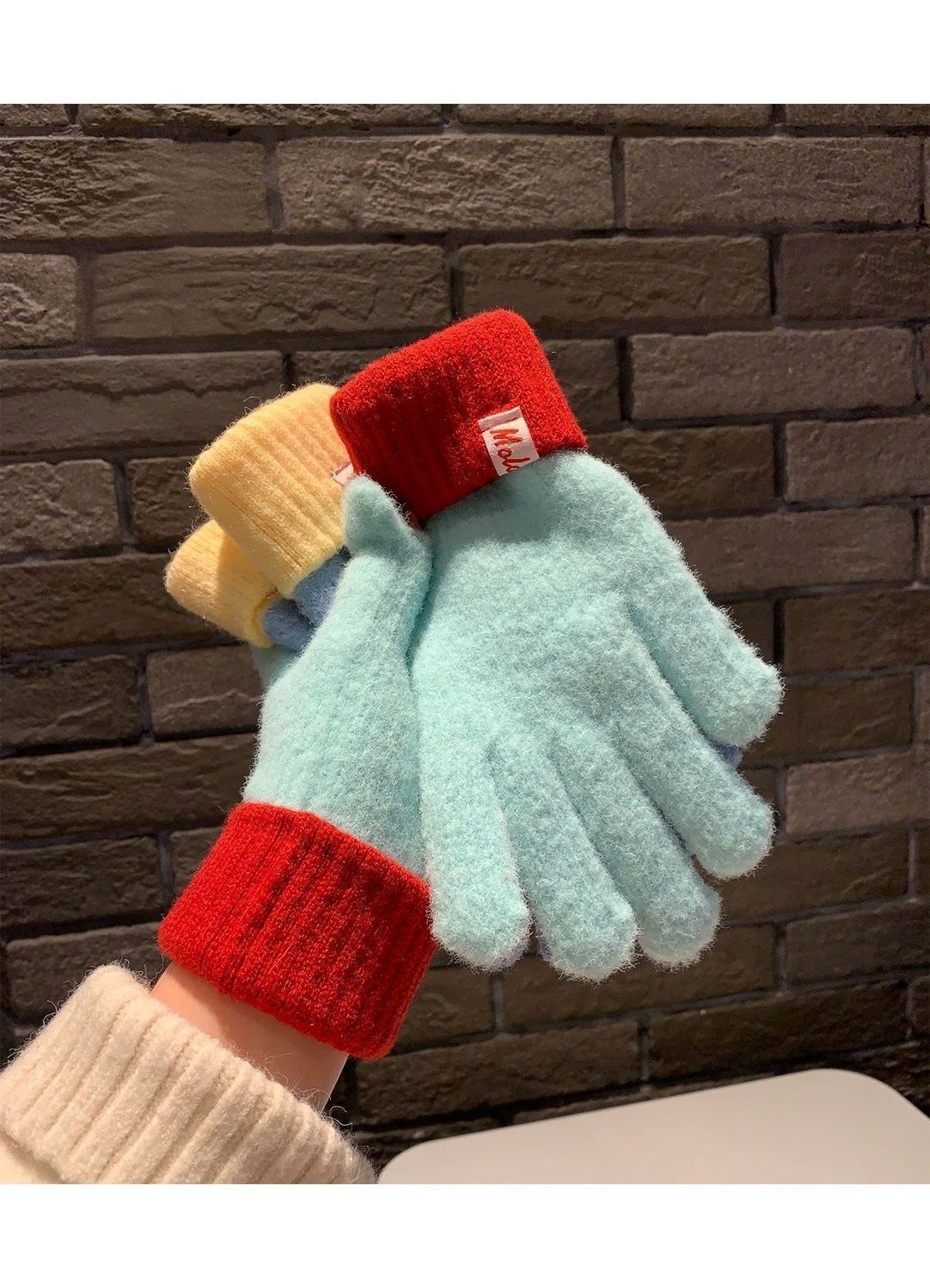Knit Gloves Rose Red