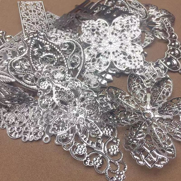50g/lot Mixed Metal Flower Petals Filigree Wraps Clutches White