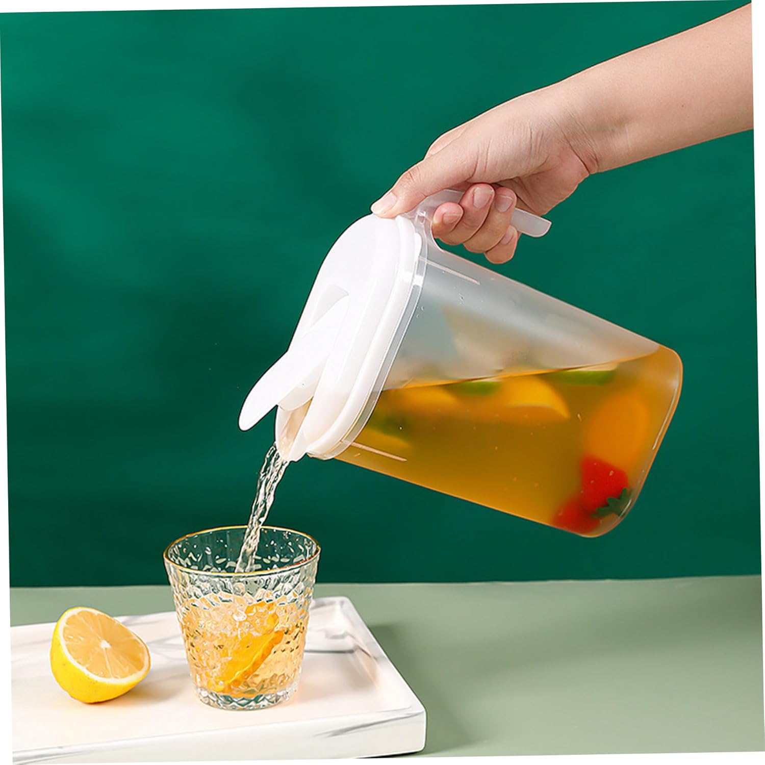Cooling Water Jug, 1.5L and 2L plastic jug with filter lid, leak-proof for juice or iced tea