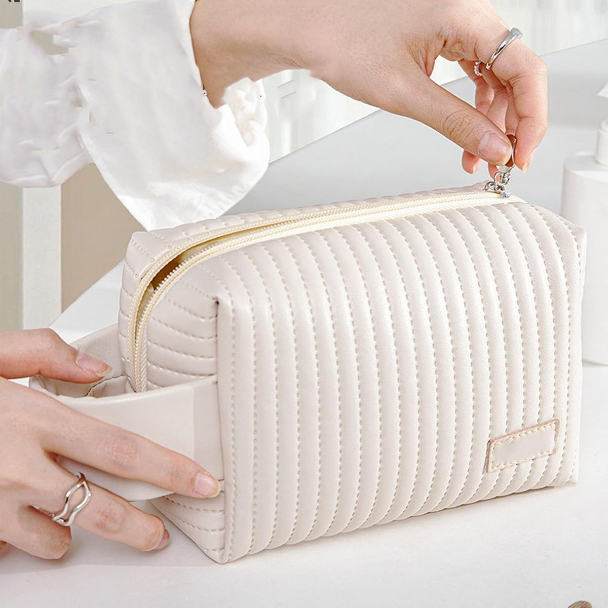 Travel Makeup Bag for Women, Large Capacity Cosmetic White Case Organizer Waterproof PU Toiletry Portable Handle with Multi Pockets