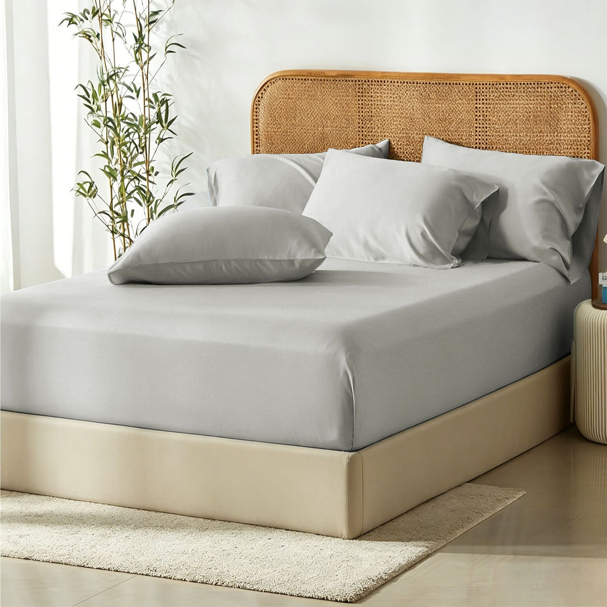 3 Piece Hotel Bamboo Cooling Fitted Sheet Set &amp; Pillowcase -Ultra Soft 2000TC Breathable Fitted Bed Sheets Set with 37 Centimetre Deep Pocket-Cooling Sheets for Hot Sleepers(Silver-gray,Queen)