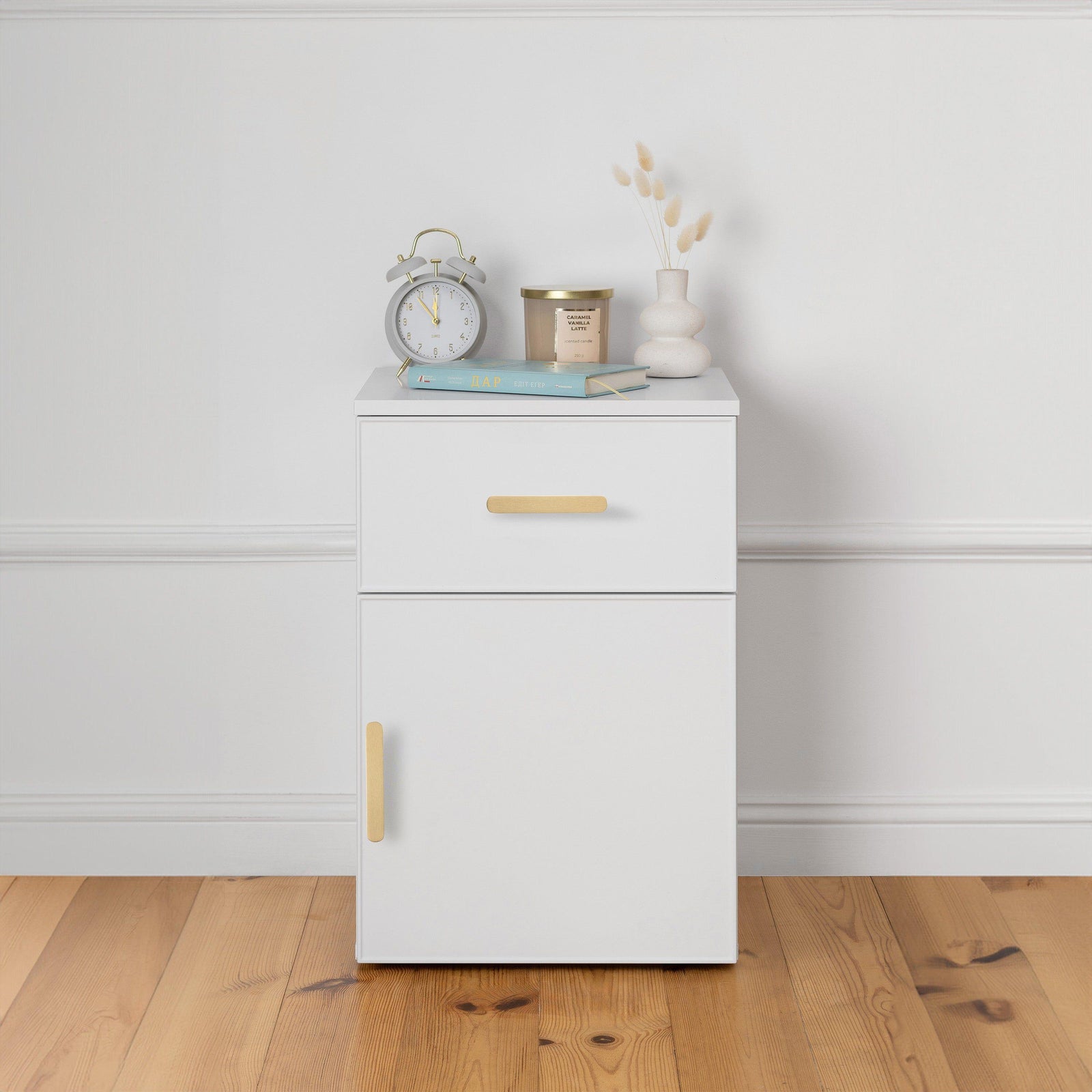 PORTO BEDSIDE TABLE - WHITE - SLIM - OVAL BRASS