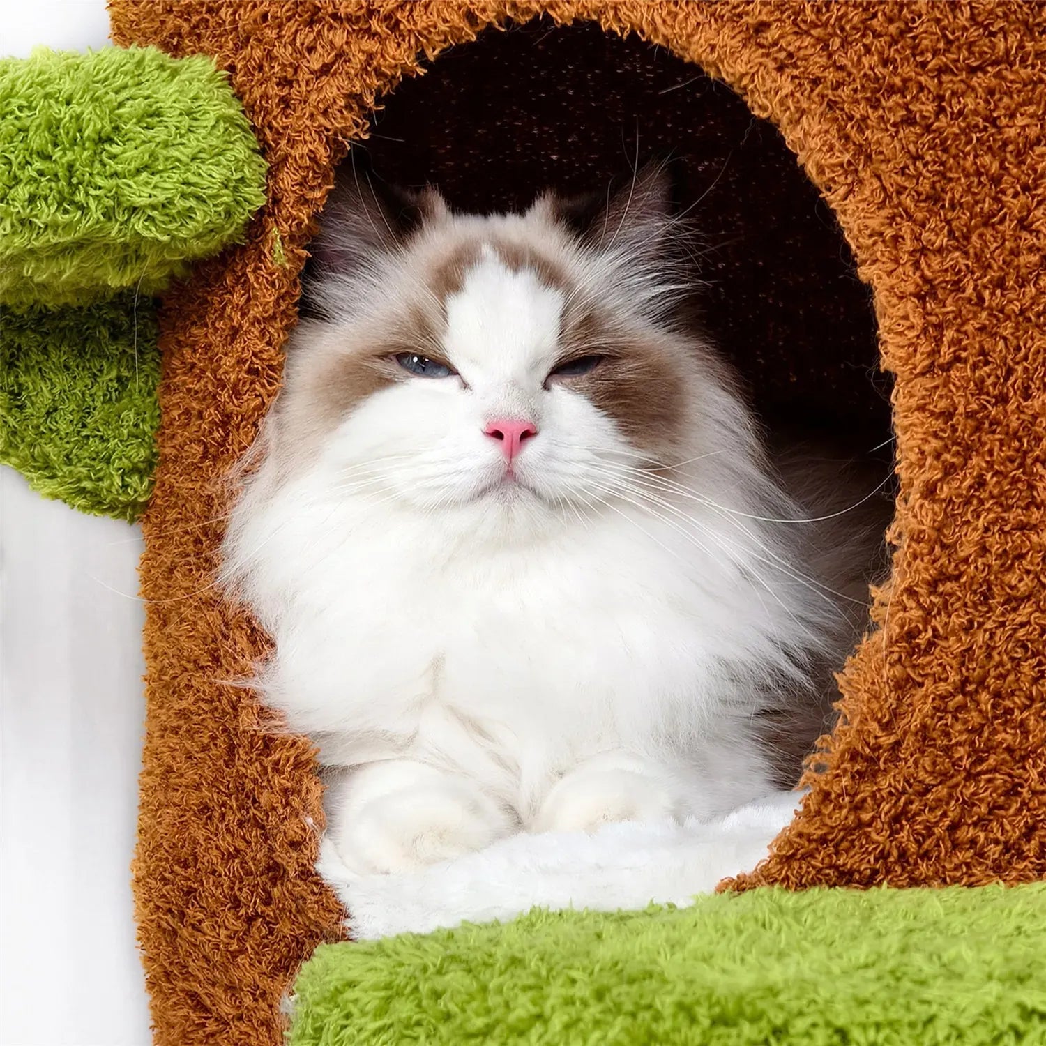 Large Multi-Level Cat Tree Tower in Green & Brown with Plush and Wood Design, 61x148cm