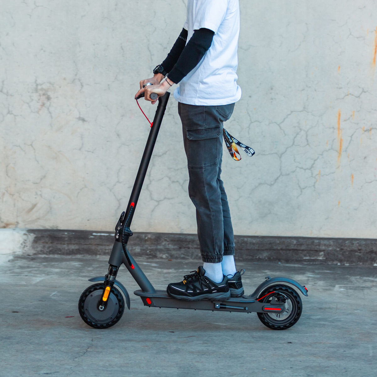 Electric Scooter, 350W Motor, 8.5 inch  Tyres, Front Suspension, Smart App, Foldable, 25kph