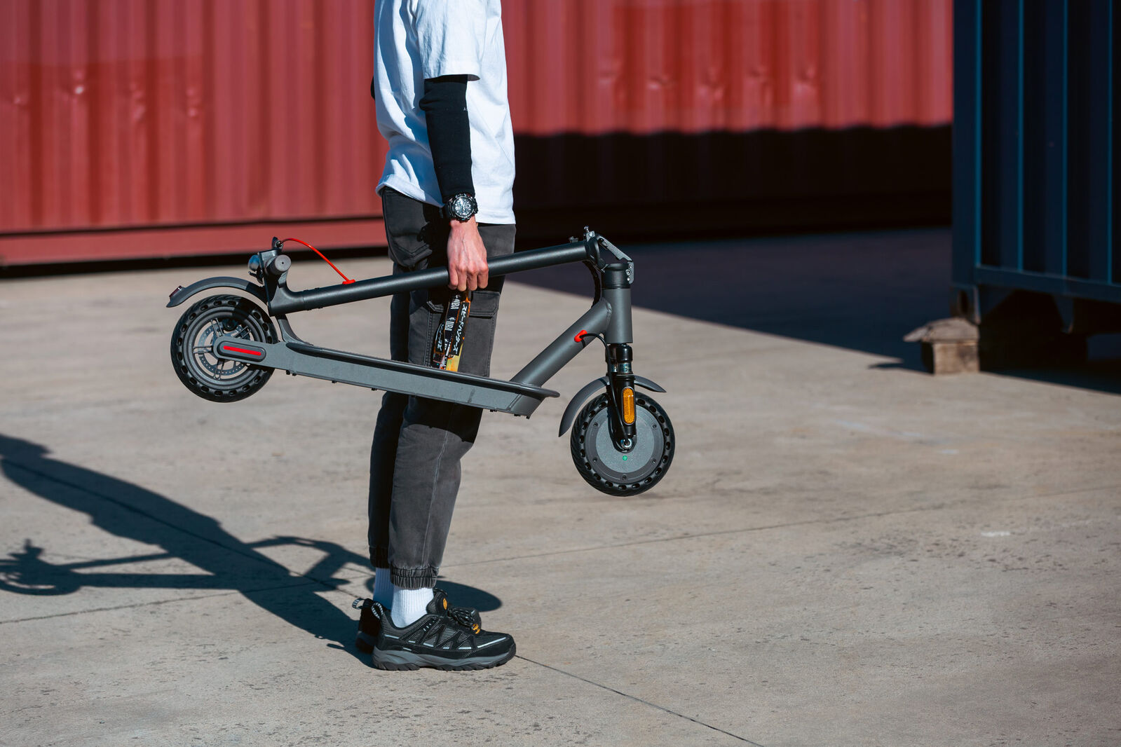 Electric Scooter, 350W Motor, 8.5 inch  Tyres, Front Suspension, Smart App, Foldable, 25kph