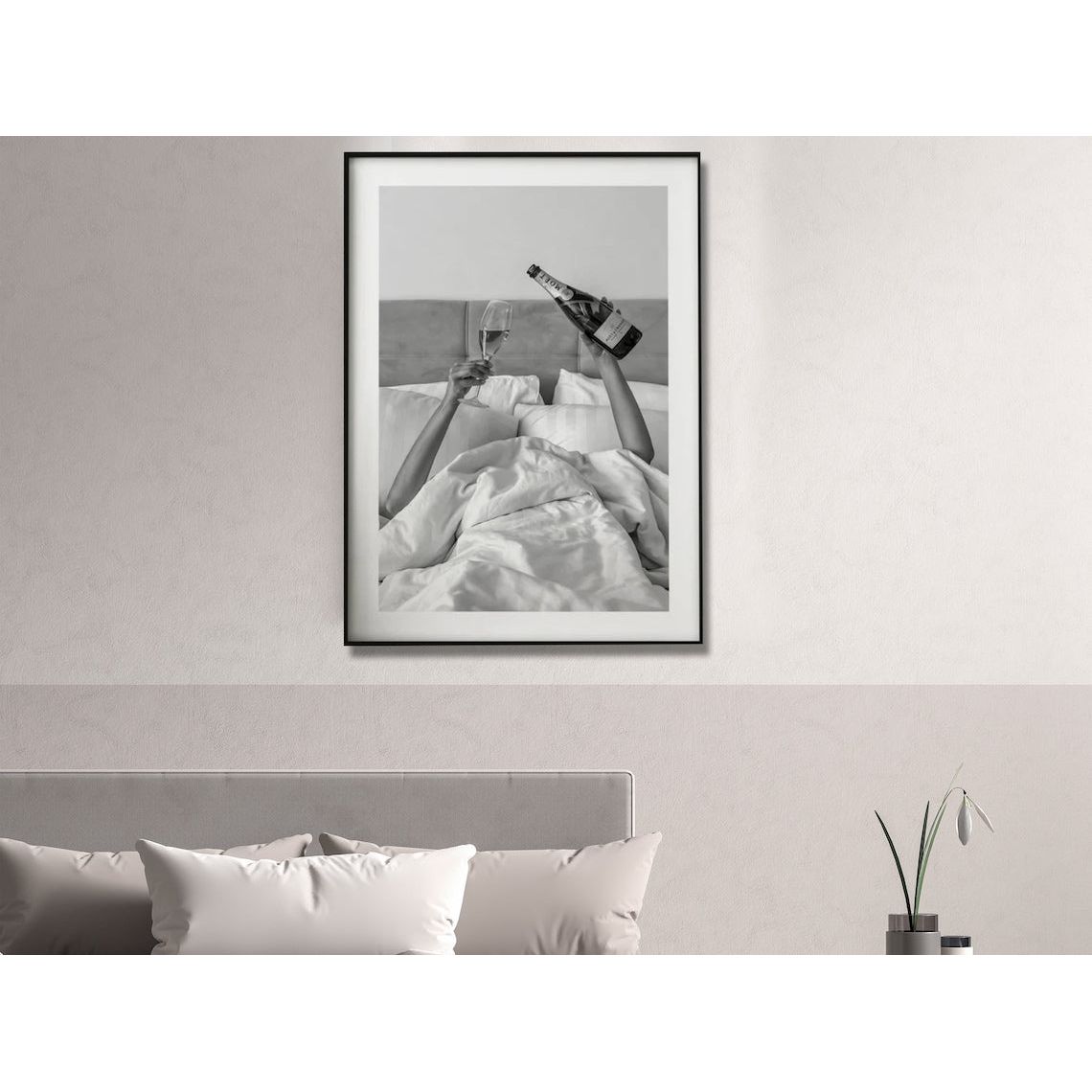 Wall Art 40cmx60cm Vintage Fashion Feminist Picture, Black Frame Canvas