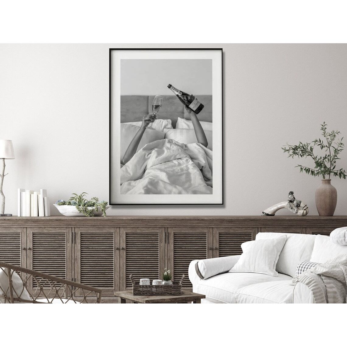 Wall Art 50cmx70cm Vintage Fashion Feminist Picture, Black Frame Canvas