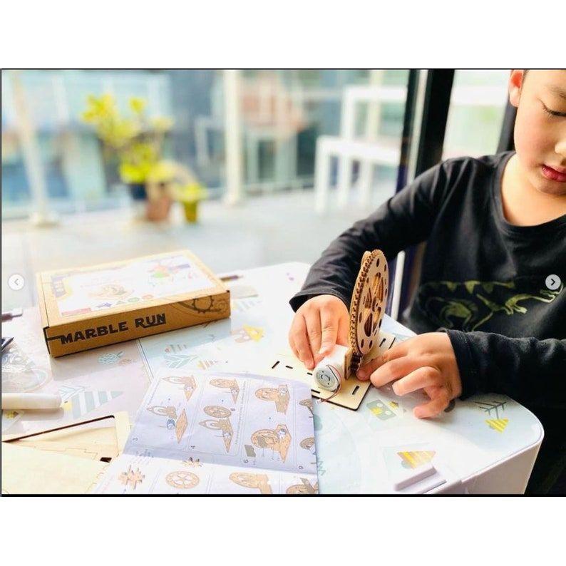 Marble Run Model self assembly construction set with motor ages 10+