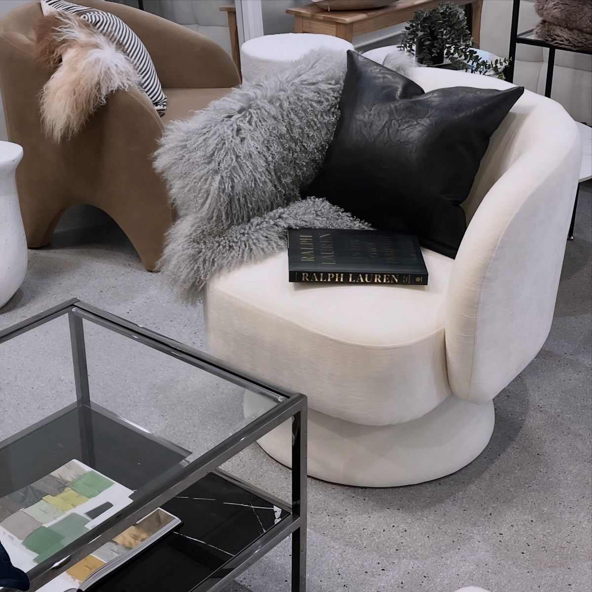 Interior Ave - Celine Swivel Armchair – Chenille Pearl White