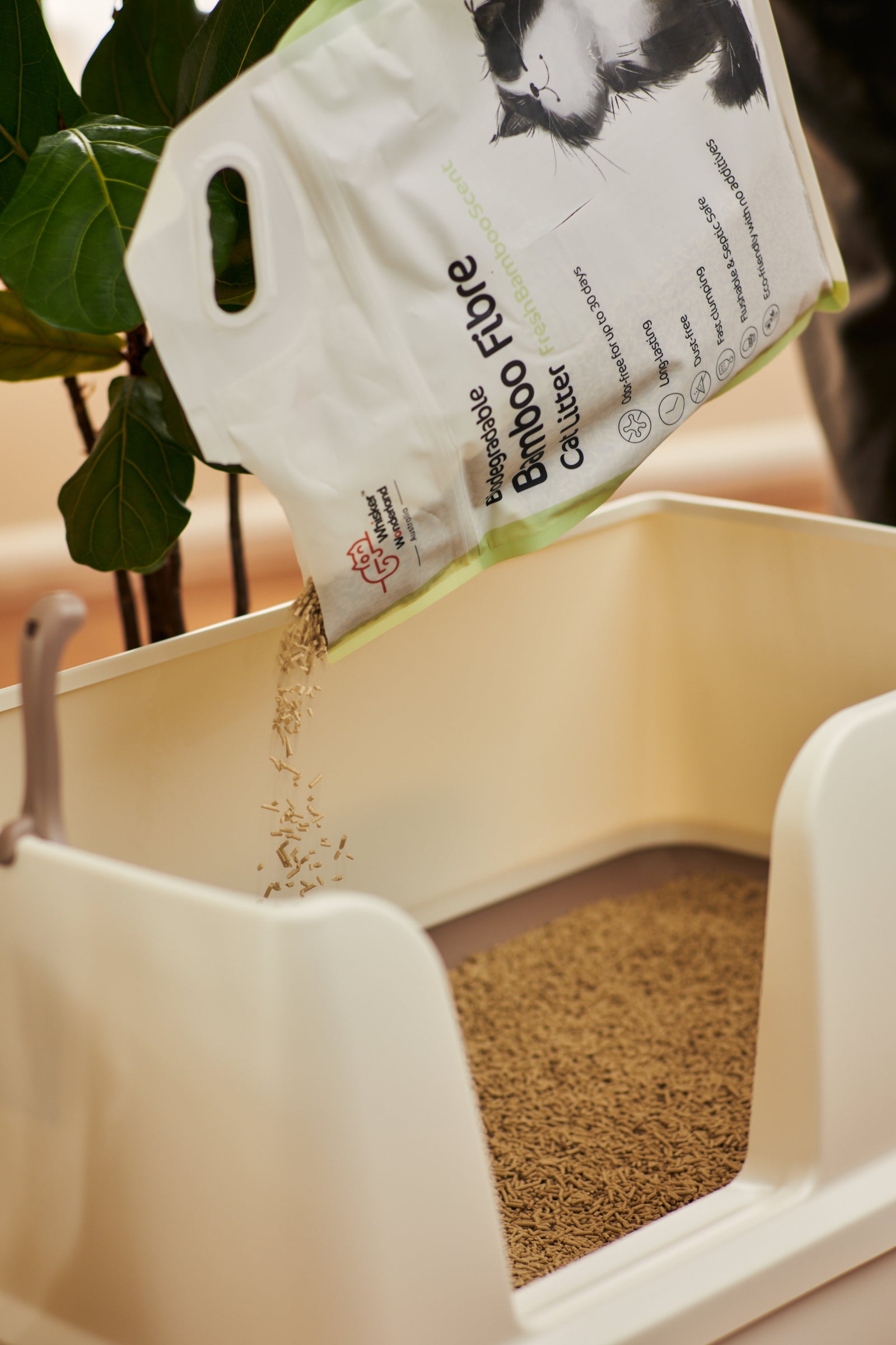 Whisker Wonderland Premium Biodegradable Bamboo Fibre Cat Litter 4KG - Fresh Bamboo Scent | Superior Odour Control, Fast Clumping & Flushable | Pet & Planet Friendly