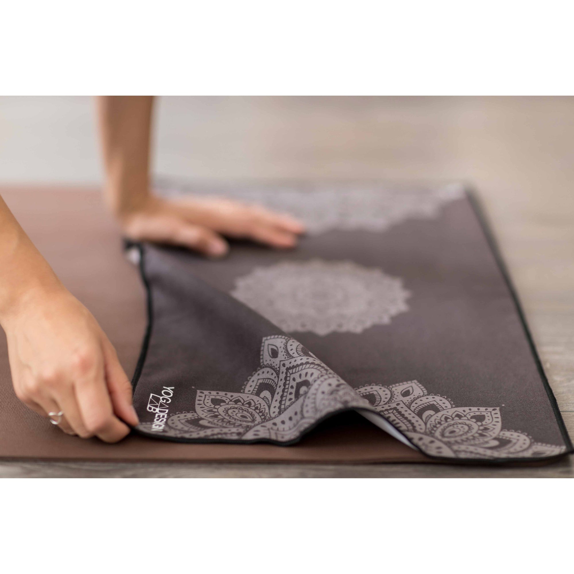 Yoga Design Lab Hand Yoga Towel Mandala Black