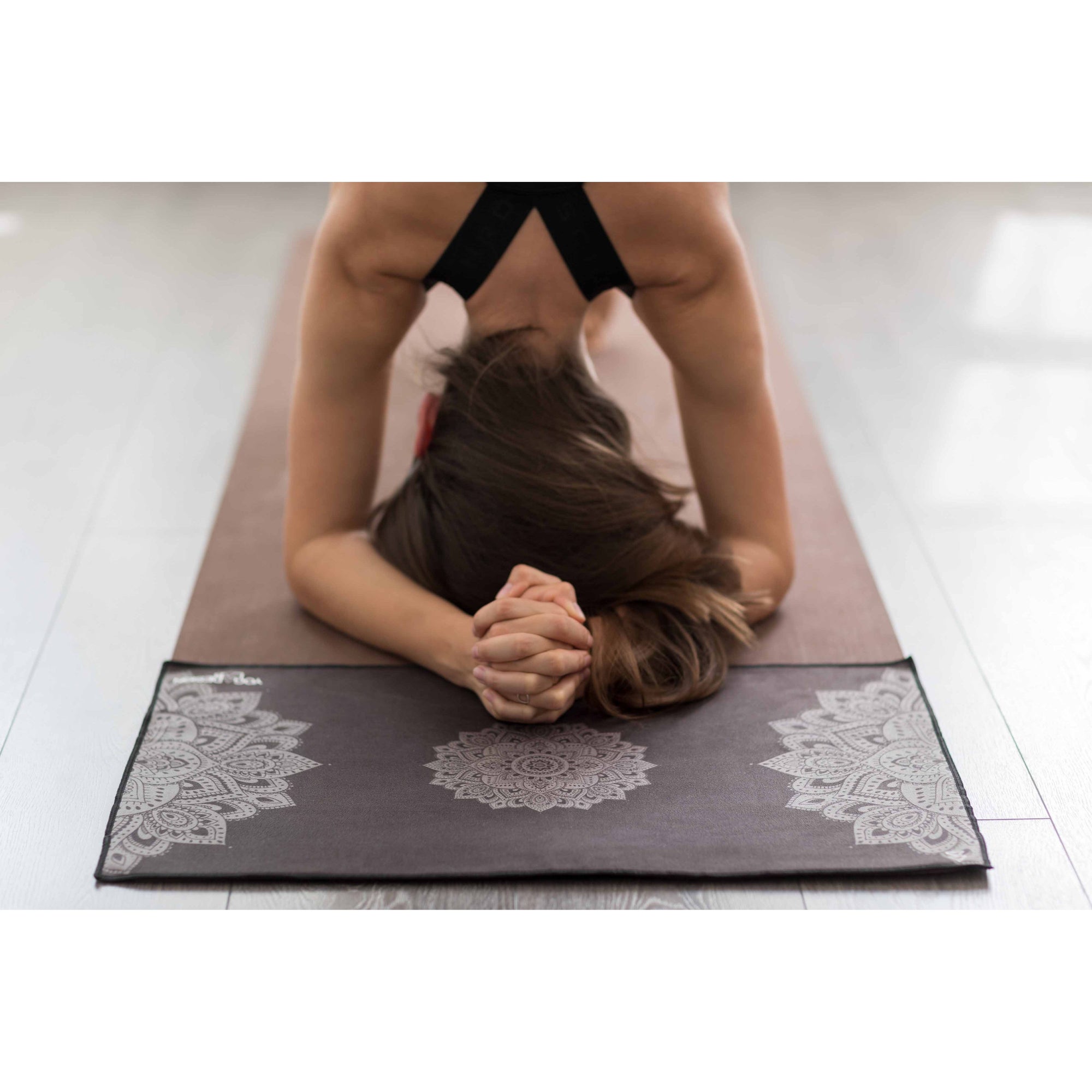 Yoga Design Lab Hand Yoga Towel Mandala Black