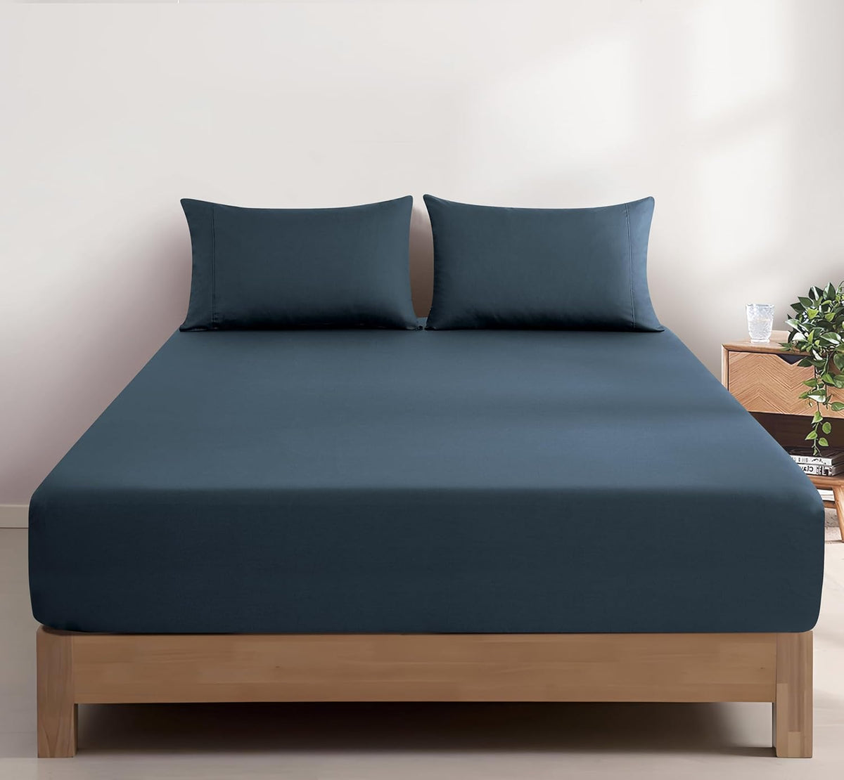 100% Vintage Washed Cotton Fitted Sheet Combo Set – 100% Natural Cotton, Ultra Soft &amp; Breathable – Includes Fitted Sheet &amp; Pillowcases – Machine Washable (Indigo, Queen)